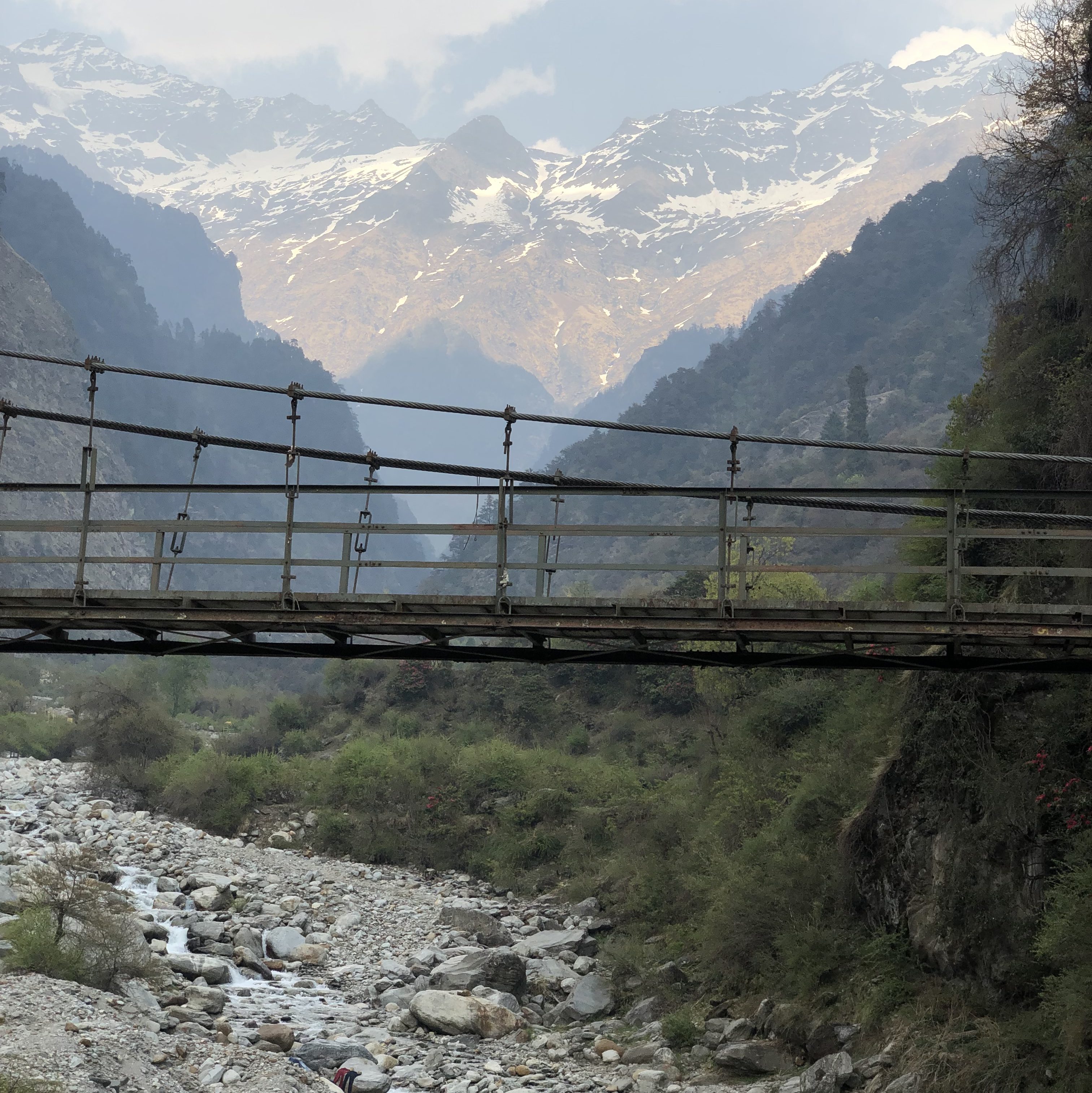 Yamuna river and Kalindi range forming a backdrop. 

Picture clicked at Janki Chatti