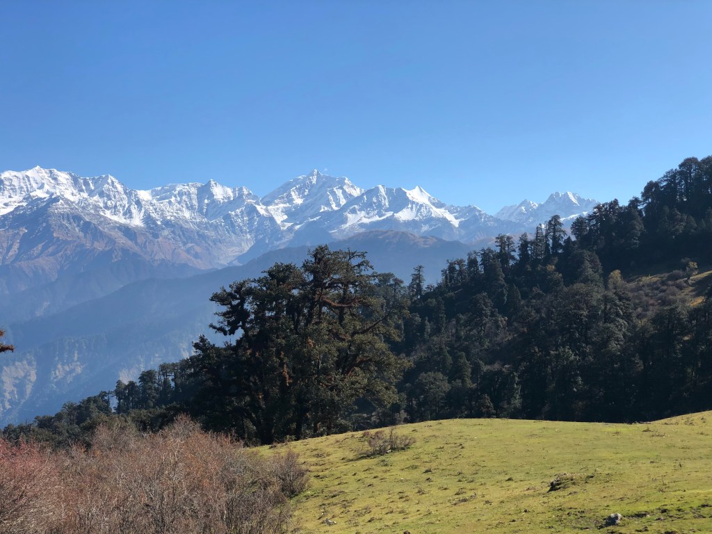 Gui is the 1st pit-stop at a distance of 4 kilometrs Raithal village on the way to Dayara Bugyal.