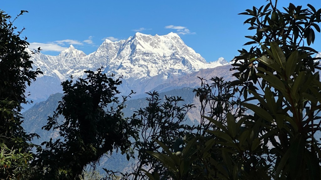 Chaukhamba peak distinctly visible from the trek route. Its a 7000+ metre peak, located in the Western Garhwal Himalayas. Photo clicked enroute Kartik Swami Temple trek.