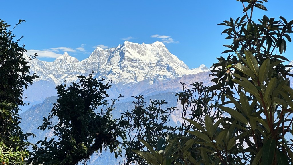 Chaukhamba peak in Rudraprayag. This is a mighty 7000+ metre peak. 

GarhwalHimalayas, Trekking in Uttarakhand, Trekking in Rudraprayag.