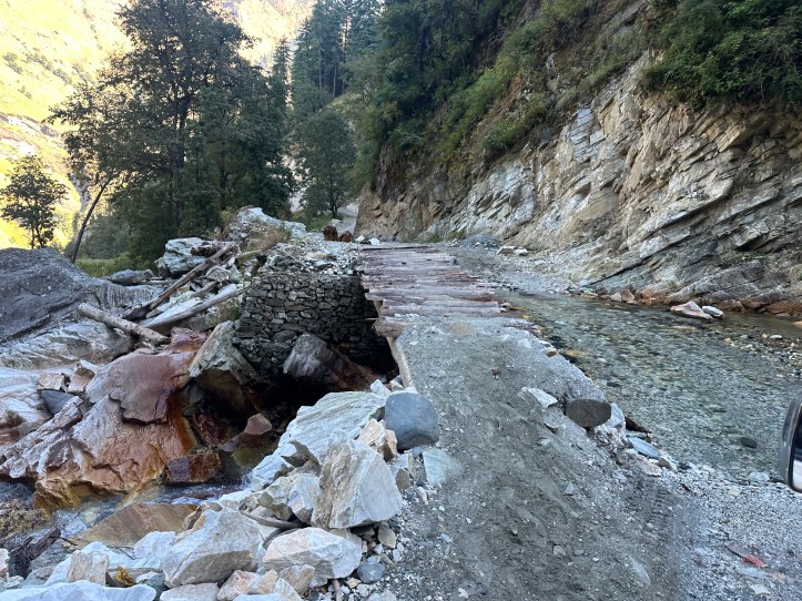 Road beyond Sankri is quite rough. However, the road work is in full swing and hopefully things will get better soon. Enroute Har Ki Dun trek , district Uttarakhand. 

#treksinUttarakhand, #uttarakhandtreks