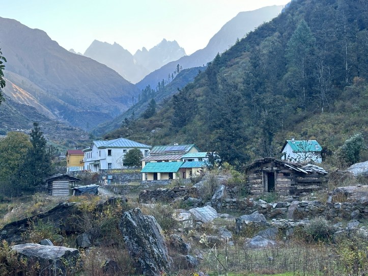 Seema. First stop beyond Chillurgaad campsite. from here, one route leads to Har Ki Dun, while other path takes you to other interesting treks such as Ruinsara Taal, Bali Pass, Swargarohini Base Camp and others.

#treksinUttarakhand, #Uttarakhandtreks