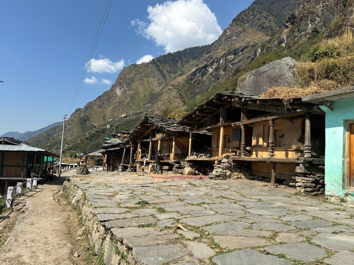 Osla Village in Har Ki Doon valley. District Uttarkashi, Uttarakhand.  #treksinUttarakhand #oslavillage #sankri