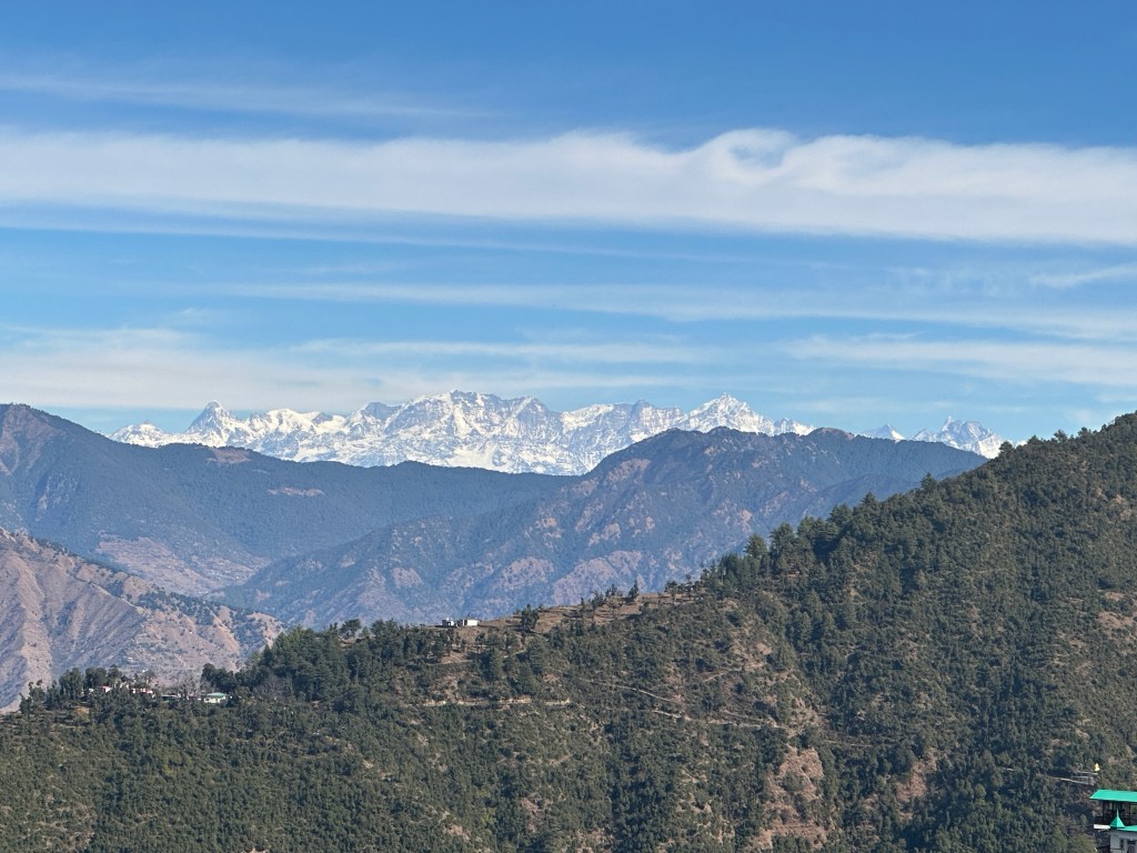 View of the mighty Himalayas from the Camel's Back road , Mussoorie. Some of the major peaks distinctly visible from here include Shrikanth, Gangotri, Bhrigupanth and Kedarnath. #GarhwalHimalayas, Uttarakhand