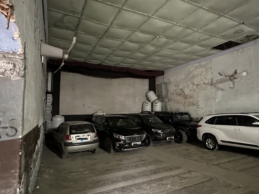 Lost in time, the Rialto Cinema building, once thronged by people in the early 20th century, now lies in a sad state. #TheatresOfMussoorie #LostGlory #OldBuildingOfMussoorie #Entertainment #MovieTheatre