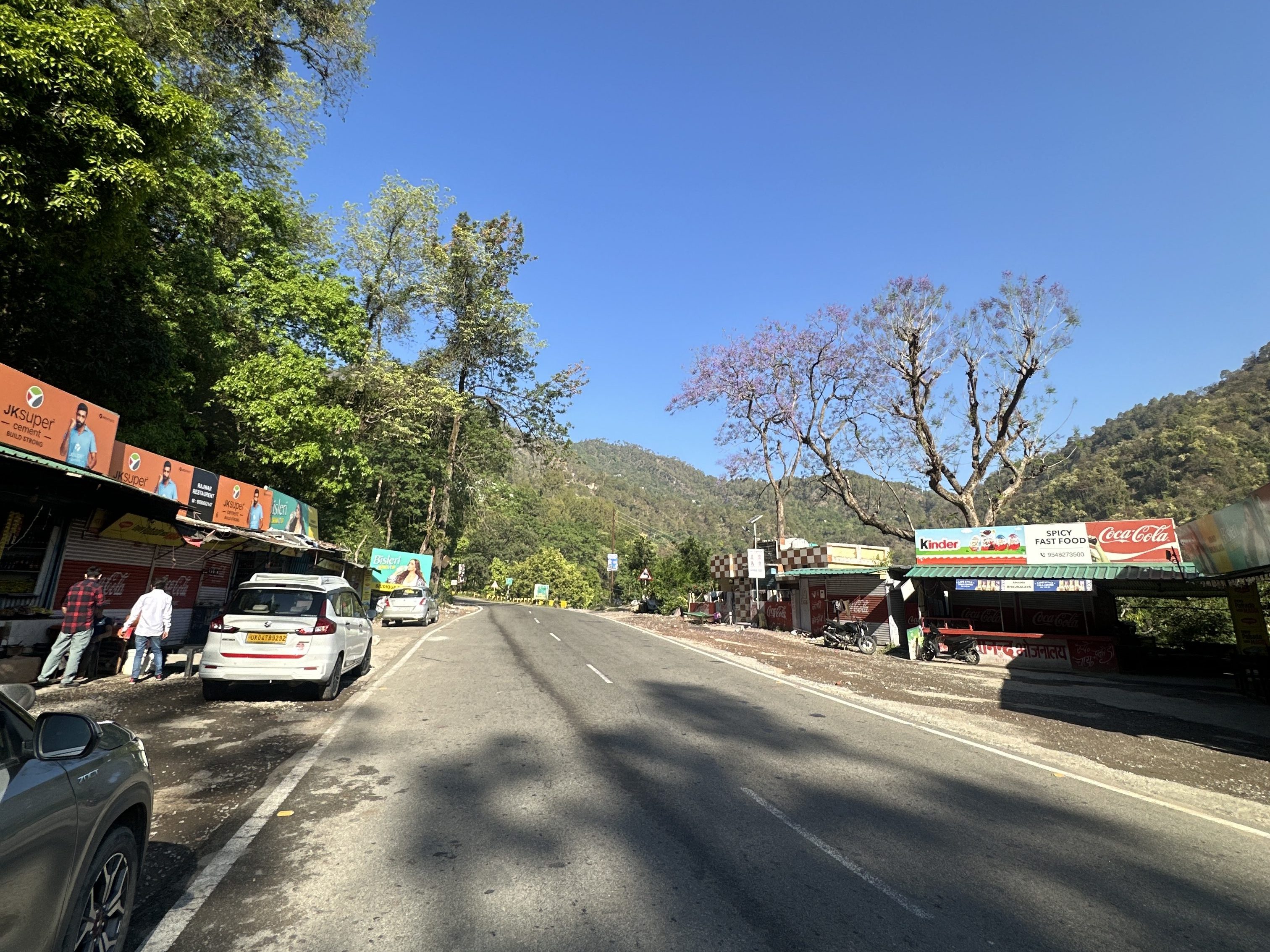 Dogaon on a pleasant summer morning — strawberries, shehtoot, birdsong, and the first hints of mountain weather. #Dogaon #Kathgodam #NainitalRoadTrip #Nainital #Kumaon #Uttarakhand #Pahad #MountainJourney #RoadToNainital #SummerInKumaon #Shehtoot #StrawberrySeason #TravelDiaries #HimalayanFoothills #MemoriesOfUttarakhand #HillstationsofIndia #DevbhoomiUttarakhand #visitUttarakhand #Dogaonvillage #DrivetoNainital #Villageview #scenicdrive